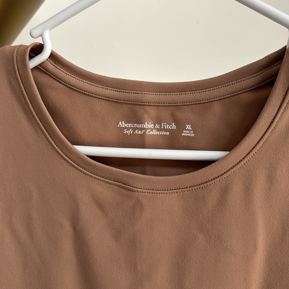 Brand New Abercrombie & Fitch Nude Body Suit - Size XL 🤎